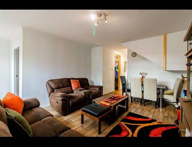 3 BEDROOM TOWNHOUSE FOR SALE IN BEDFORD GARDENS